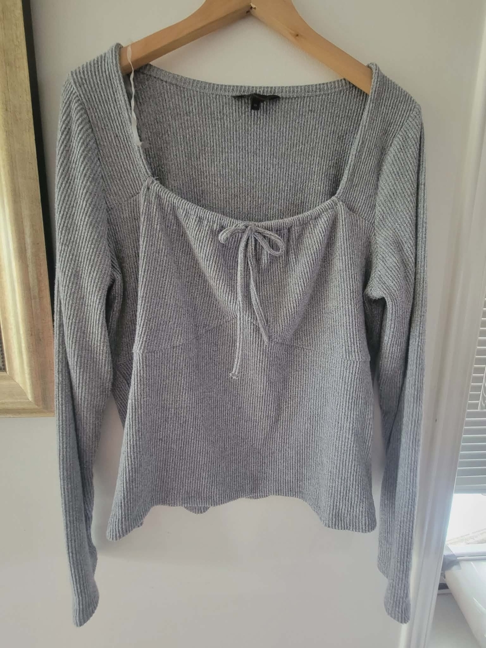 No Boundaries Light Gray Ribbed Tie-Front Long Sleeve Top